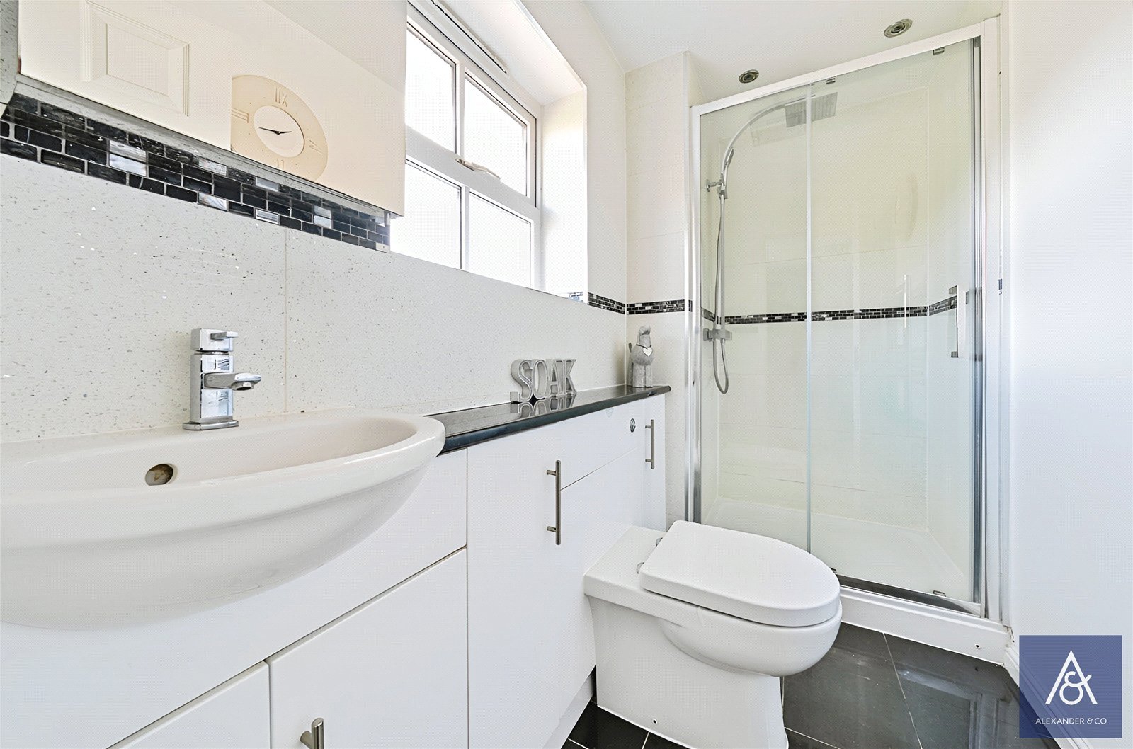 En-Suite Shower En-Suite Shower