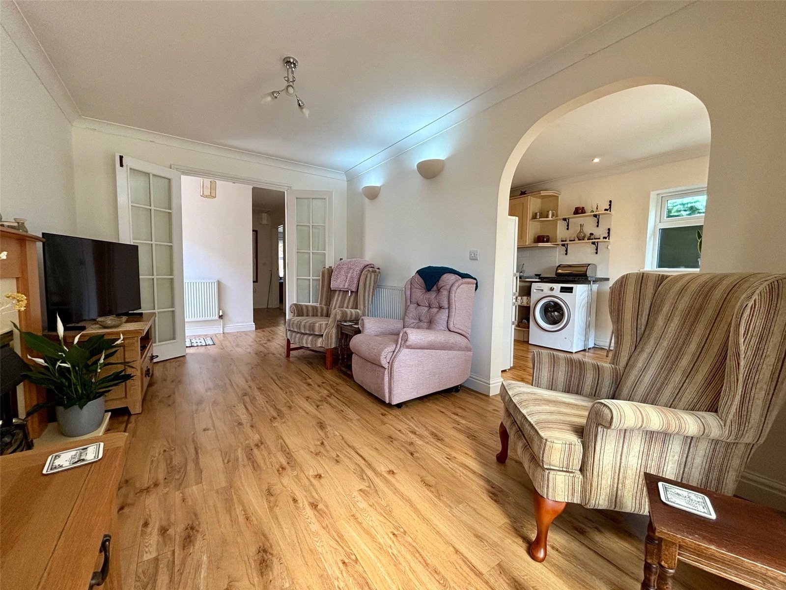 :iving Room :iving Room