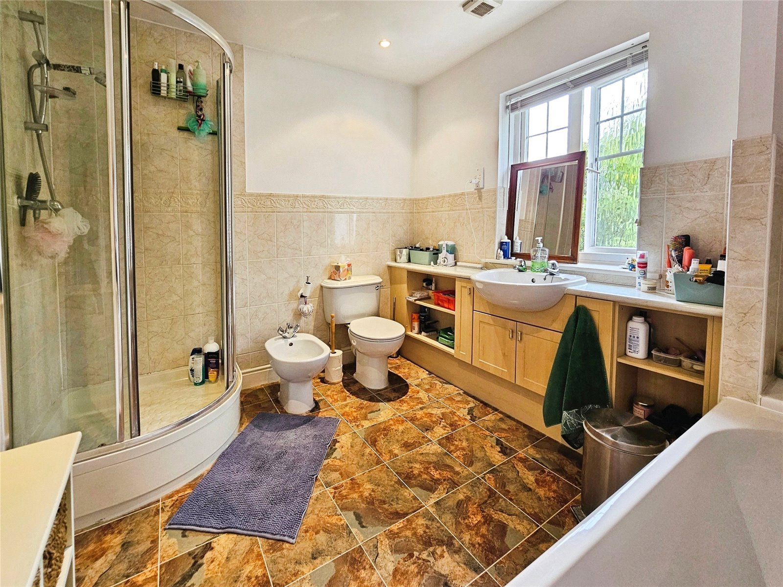 Main Ensuite Main Ensuite