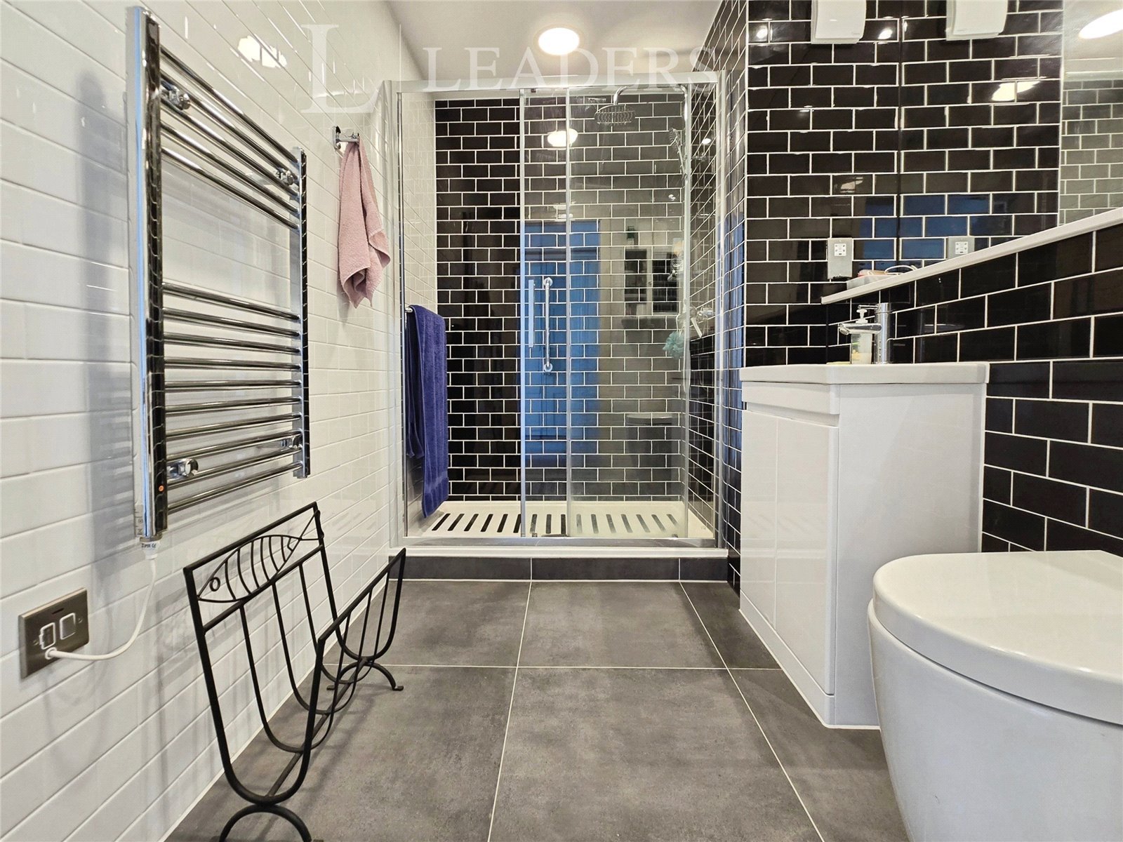 Shower En-Suite
