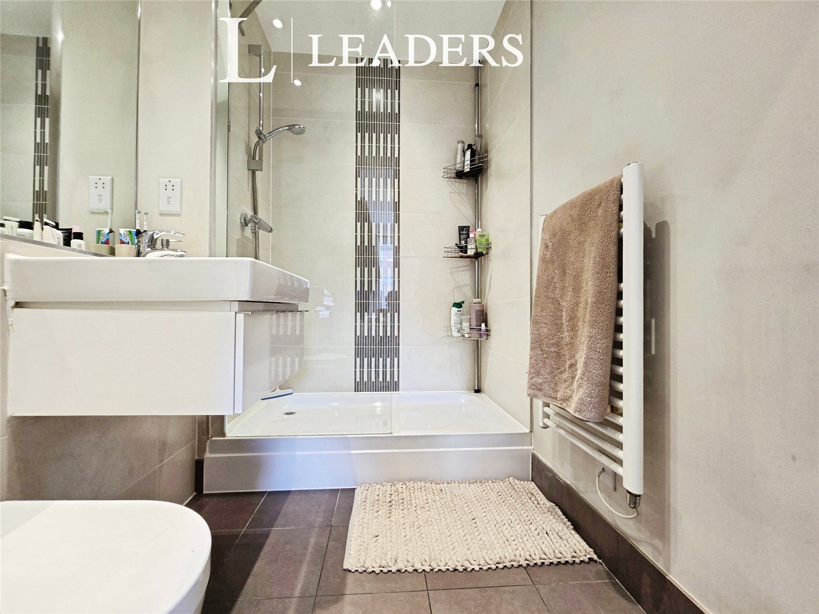 Shower En-Suite Shower En-Suite