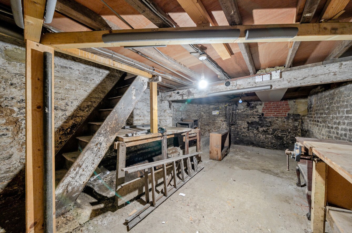 1349687-4-68c018c...