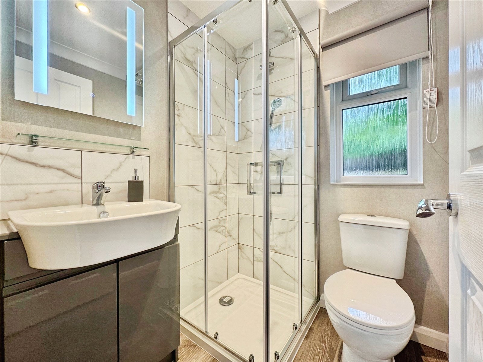 Master En-Suite Master En-Suite