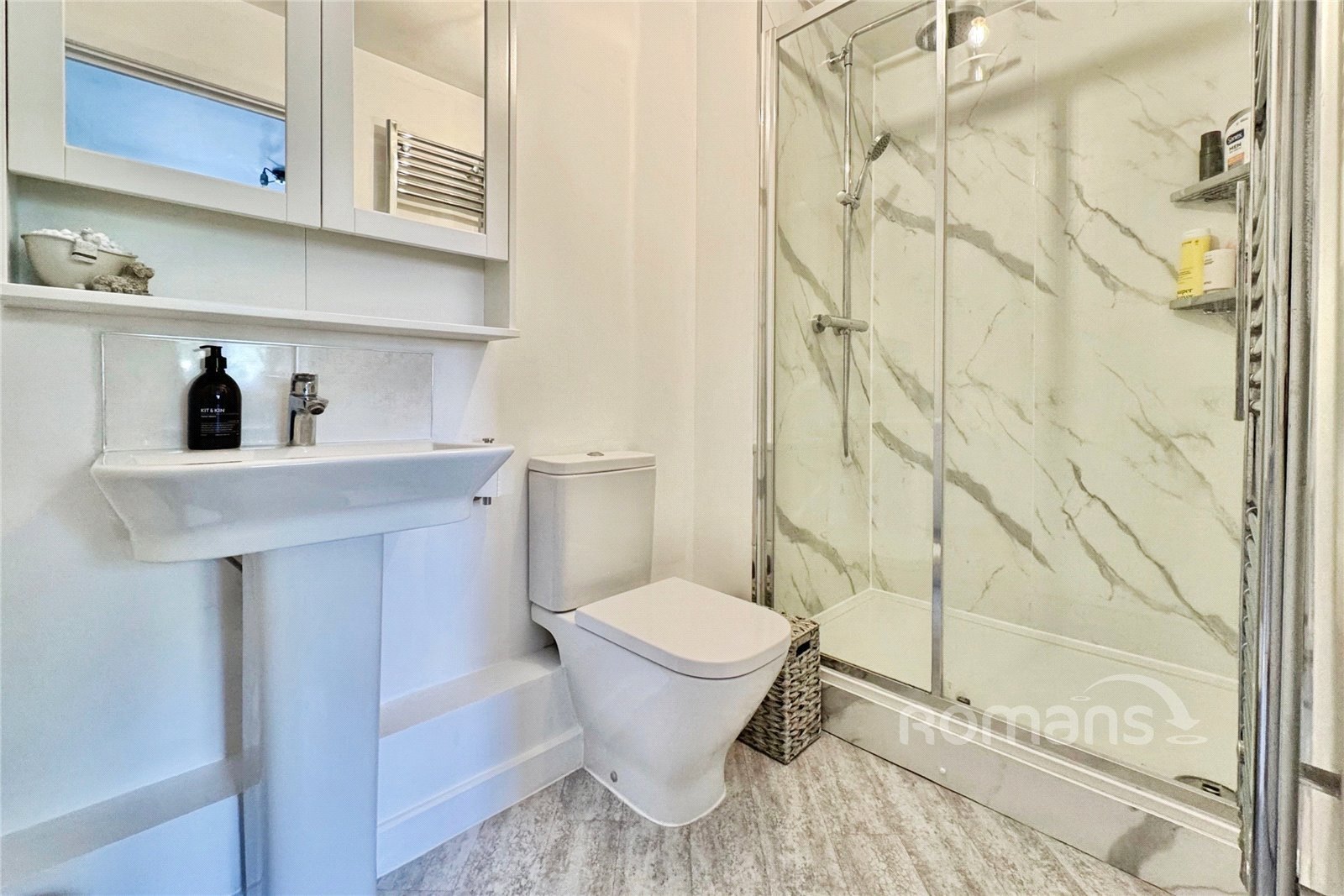 Master En-Suite Master En-Suite