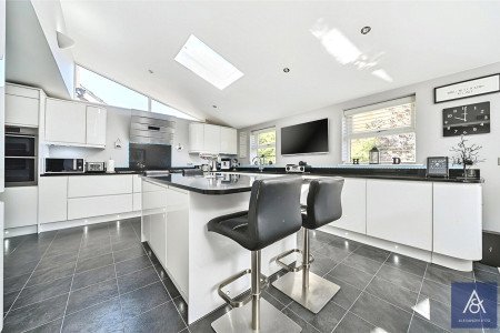 Kitchen/Breakfast Kitchen/Breakfast
