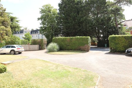 Parking Front