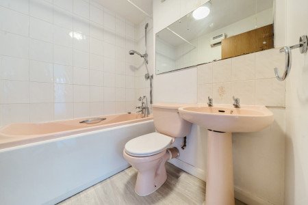 1341006-7-689db5d...
