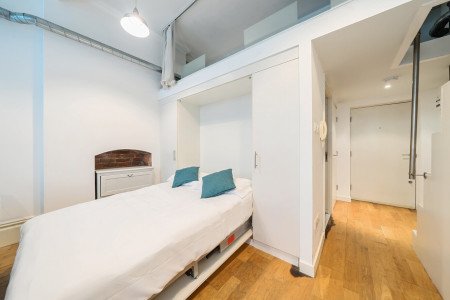 1330489-4-6882ada...