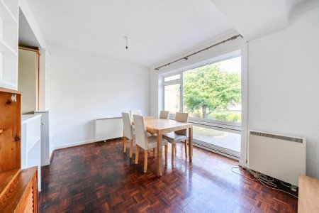 1344288-4-68ad8b8...
