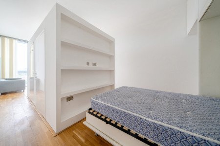 1332919-9-688a373...