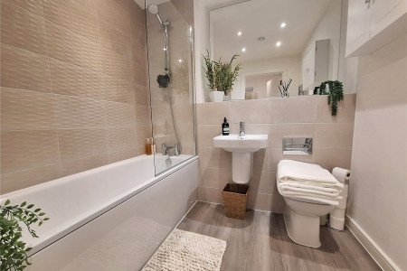 Main Bathroom