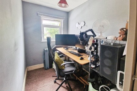 Bedroom 3/Study
