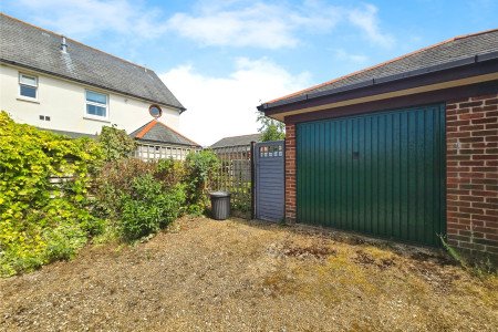 Garage & Parking