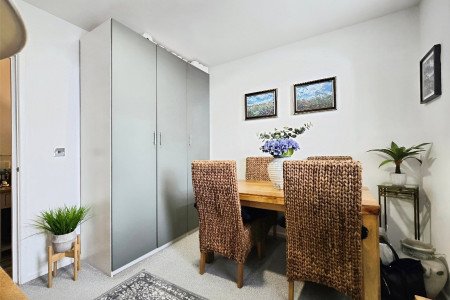 Bedroom 2 / Dining