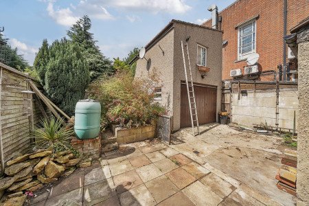 Garden & Outbuilding