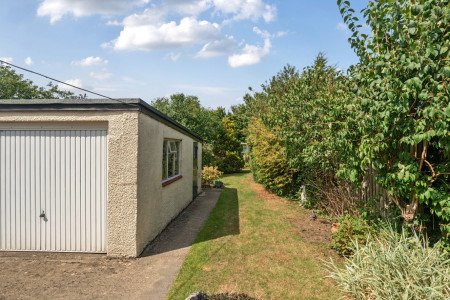 Garage & Garden
