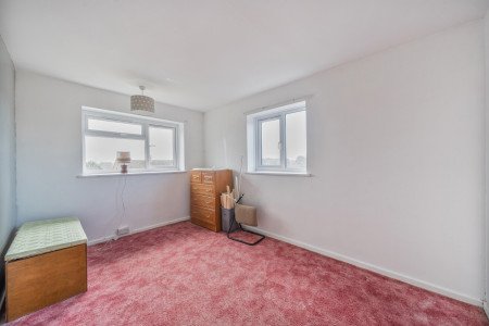 1342909-5-68b9767...