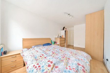 1340192-12-68a5a0...