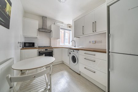 1330499-11-688cda...