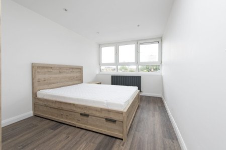 195 Goulden Hse Bed