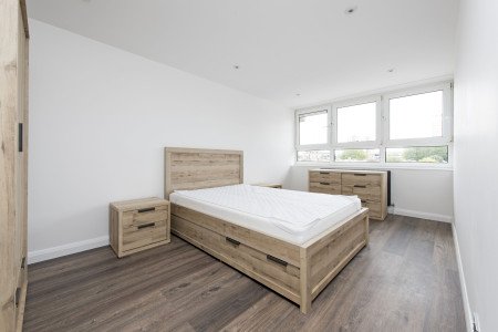 195 Goulden Hse Bed