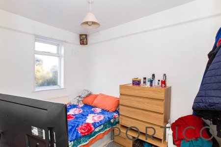 Bedroom 2 (2)