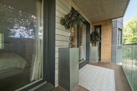 1319824-18-6867c8...