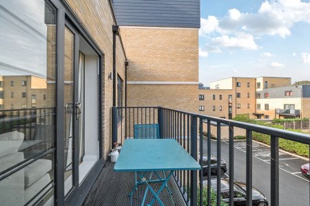 1356832-2-6900956...