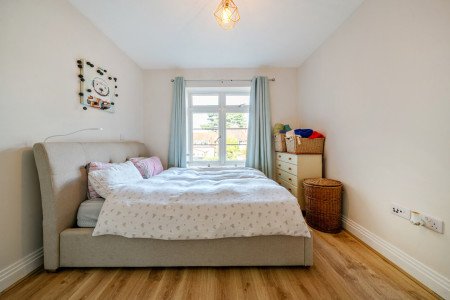 1356832-9-6900968...