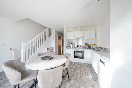 1374839-13-6908a0...