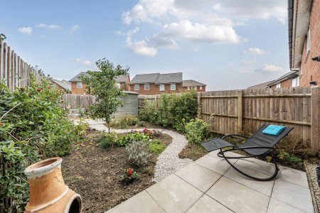 1327745-16-688799...