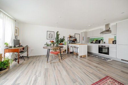 1374067-11-6904bf...