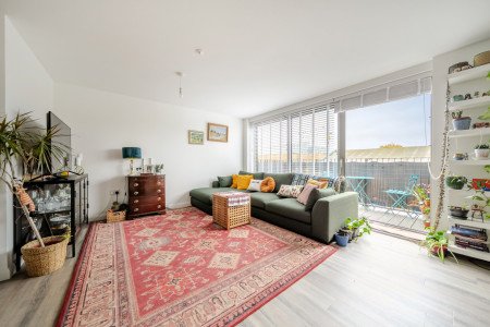 1374067-12-6904bf...