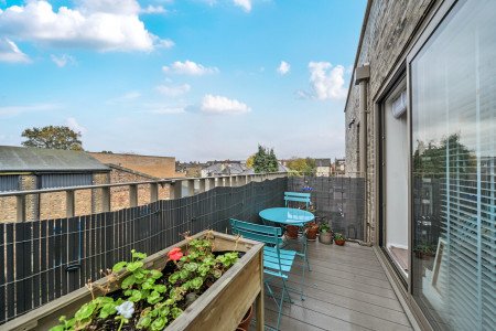 1374067-18-6904c0...