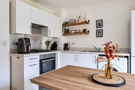 1362733-12-68e92e...