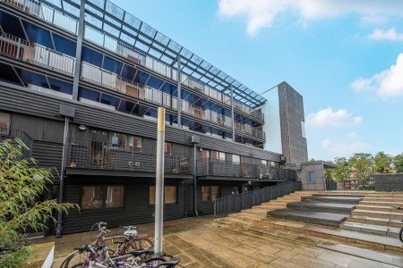 1364377-4-68f6579...