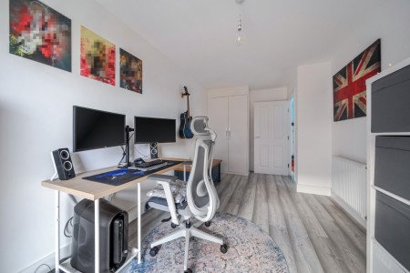 1374672-11-690dc5...