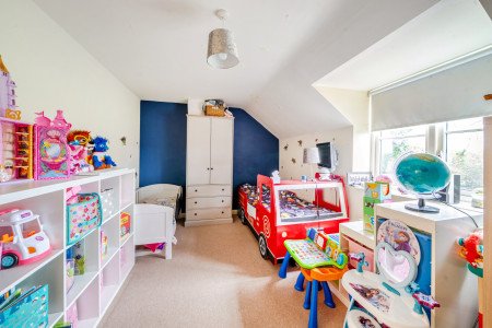 1376608-7-690c7a3...