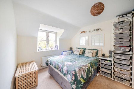 1376608-9-690c7ab...