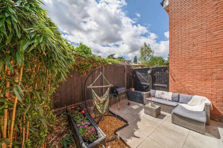 1315831-4-686bd19... 1315831-4-686bd19...
