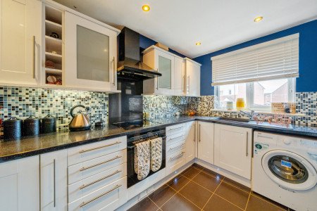1315831-16-686bd1... 1315831-16-686bd1...
