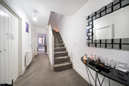 1374305-11-690e31...