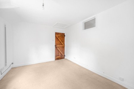 1319396-17-68652f...