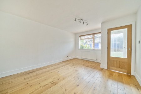 1353973-6-68c1886...