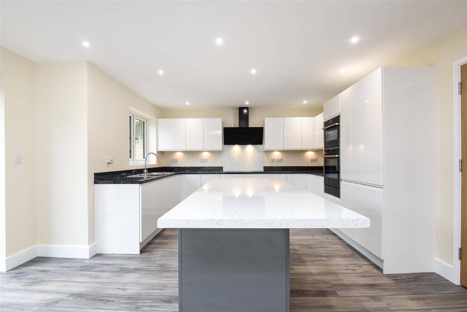 Kitchen/Breakfast Ro Kitchen/Breakfast Ro